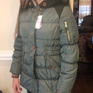 Jessica Simpson green puffer jacket